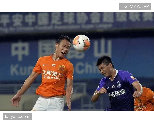 奥纳纳门线技术再陷争议，裁判判罚引爆球迷讨论