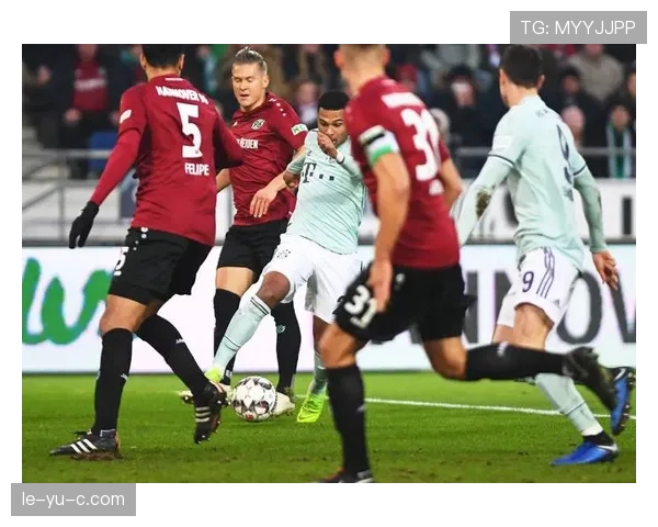 凯泽防守体系焕然一新，球迷热议防线重塑成效显著