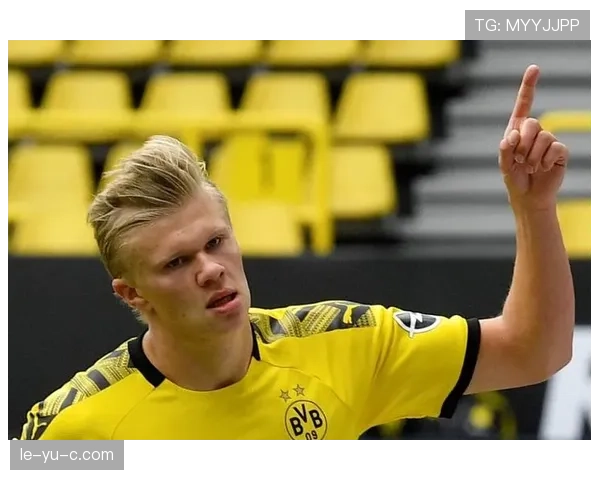 哈兰德表现稳健，持续提升在足球界的领导能力与价值。