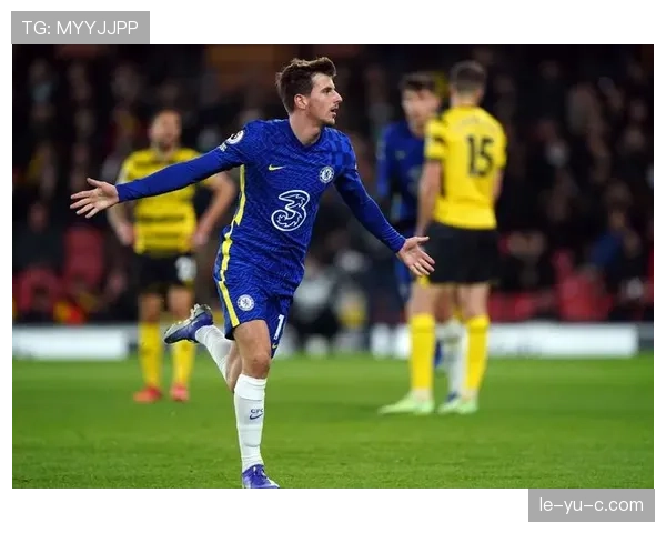 努涅斯在高位逼抢体系中的战术作用解析 努涅斯在高位逼抢体系中的战术作用解析