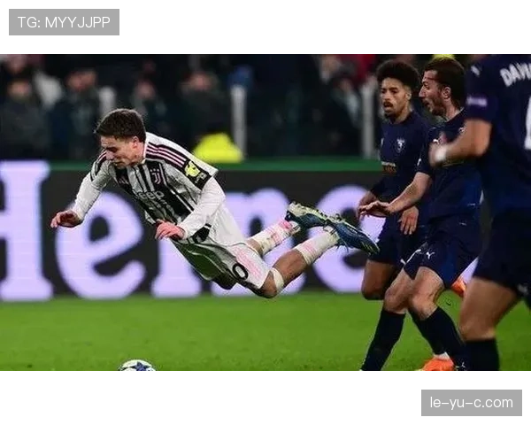 尤文图斯重金引援却渐显颓势，这支豪门是否面临核心球员矛盾与管理危机？